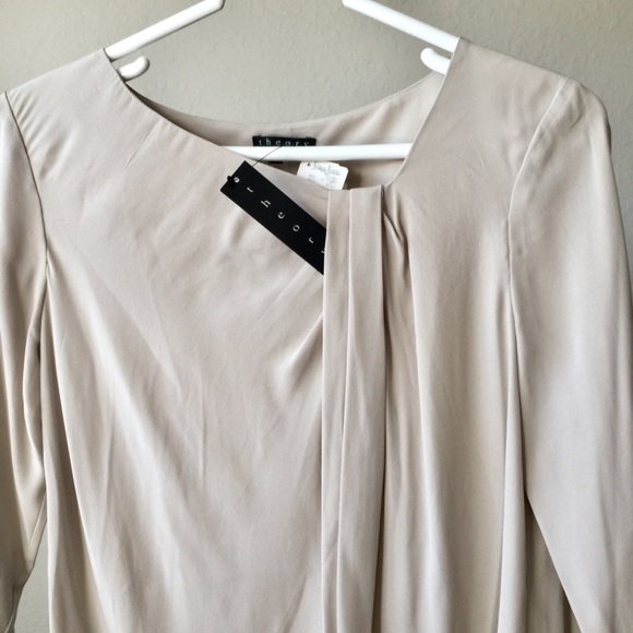 Closet Clear Out!⚡️THEORY Silk Top - Picture 2 of 7